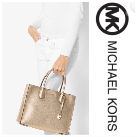 Michael Kors Handbags - Michael Kors Studio MERCER in Pale Gold NWT